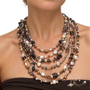 Elegant lang edelstenen en zoetwater parel collier (Copy)