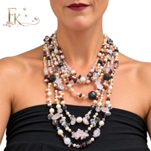 Elegant lang edelstenen en zoetwater parel collier
